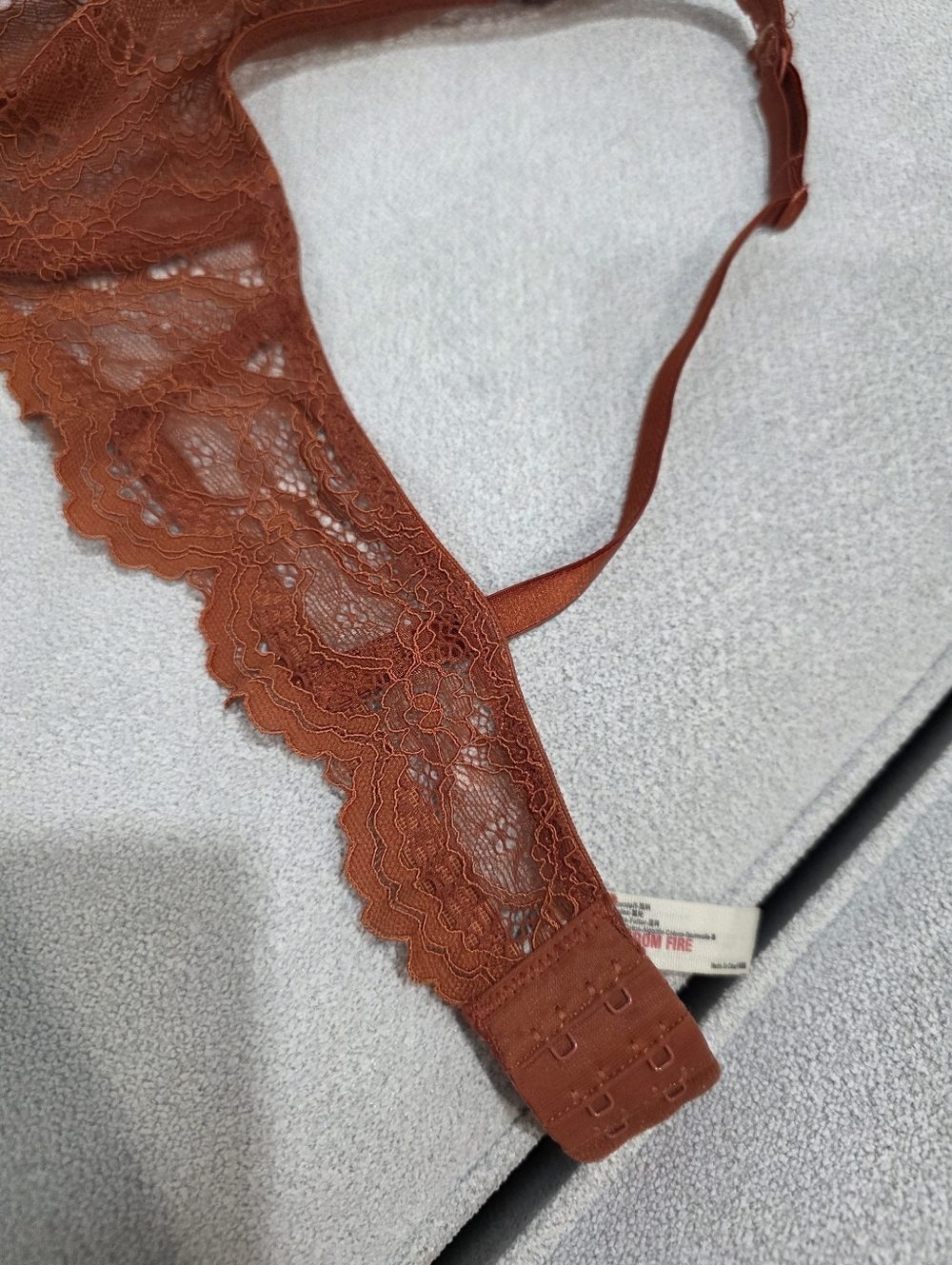 FREE PEOPLE Intimately Lace Plunge BRA - Picture 4 of 16